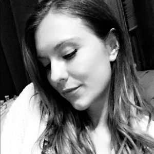 Meet your Posher, Caitlyn